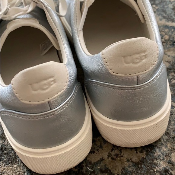 UGG Zilo Sneakers - Picture 4 of 5